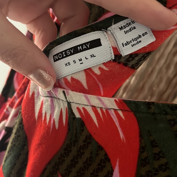 Floral pant romper/jumpsuit - Picture 4 of 4